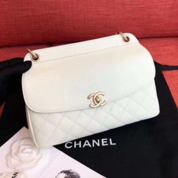 Chanel Flap Bag AS0416 White 2019 Collection AQ01793 Chanel Flap Bag AS0416 White 2019 Collection AQ01793