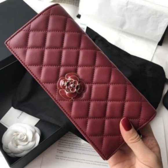 Chanel Lambskin Camellia Clutch Bag A94575 Red 2018 Collection AQ03526 Chanel Lambskin Camellia Clutch Bag A94575 Red 2018 Collection AQ03526