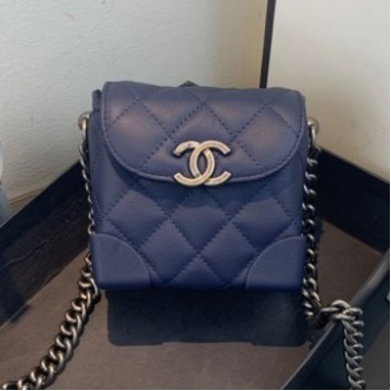 Chanel Quilted Leather Box Clutch with Chain Navy Blue 2019 Collection AQ02787 Chanel Quilted Leather Box Clutch with Chain Navy Blue 2019 Collection AQ02787