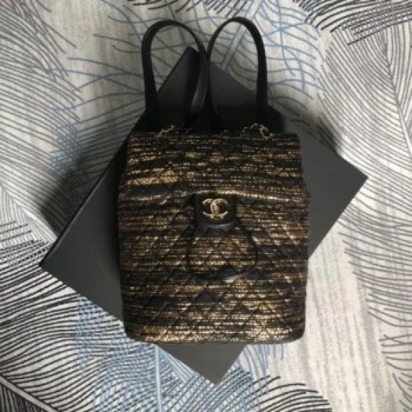 Chanel Tweed & Gold-Tone Metal large Backpack Bag A69964 2019 AQ03441 Chanel Tweed & Gold-Tone Metal large Backpack Bag A69964 2019 AQ03441