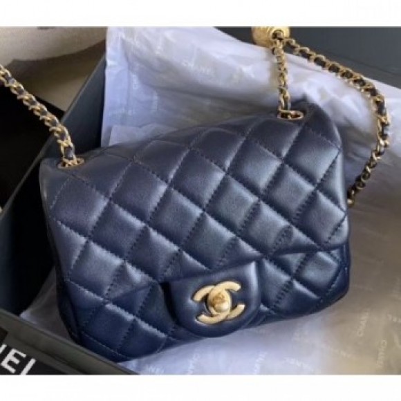 Chanel Pearl on Chain Classic Flap Bag AS1786 Navy Blue 2020 AQ04156 Chanel Pearl on Chain Classic Flap Bag AS1786 Navy Blue 2020 AQ04156
