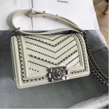 Chanel Crumpled Calfskin Small Boy Chanel Bag A67085 Ivory 2018(Silver-Tone Metal) Collection AQ01015 Chanel Crumpled Calfskin Small Boy Chanel Bag A67085 Ivory 2018(Silver-Tone Metal) Collection AQ01015