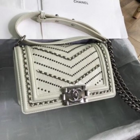 Chanel Crumpled Calfskin Small Boy Chanel Bag A67085 Ivory 2018(Silver-Tone Metal) Collection AQ01015 Chanel Crumpled Calfskin Small Boy Chanel Bag A67085 Ivory 2018(Silver-Tone Metal) Collection AQ01015