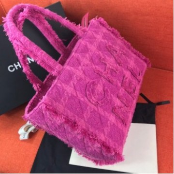 Chanel Wool Tweed Medium Zipped Shopping Bag AS0976 Pink 2019 Collection AQ01130 Chanel Wool Tweed Medium Zipped Shopping Bag AS0976 Pink 2019 Collection AQ01130