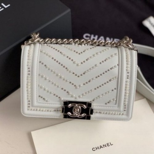 Chanel Pearl Chevron Calfskin Small Boy Flap Bag A67085 White/Silver 2020 Collection AQ04370 Chanel Pearl Chevron Calfskin Small Boy Flap Bag A67085 White/Silver 2020 Collection AQ04370