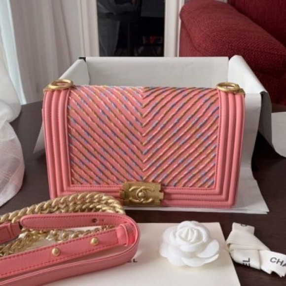 Chanel Boy Chanel Handbag A67086 Pink 2019 Collection AQ04134 Chanel Boy Chanel Handbag A67086 Pink 2019 Collection AQ04134
