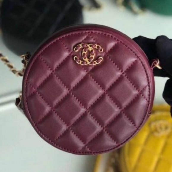 Chanel Quilted Lambskin Chain CC Round Clutch with Chain AP0725 Burgundy 2019 Collection AQ02758 Chanel Quilted Lambskin Chain CC Round Clutch with Chain AP0725 Burgundy 2019 Collection AQ02758