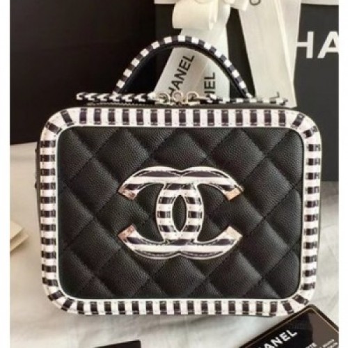 Chanel CC Filigree Grained Vanity Case Bag Striped Pattern A93343 Black 2018 AQ02974 Chanel CC Filigree Grained Vanity Case Bag Striped Pattern A93343 Black 2018 AQ02974