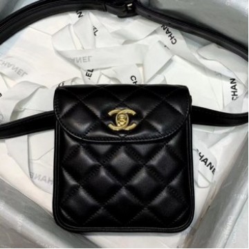 Chanel Vintage Quilted Lambskin Waist Bag A88861 Black 2020 Collection AQ03903 Chanel Vintage Quilted Lambskin Waist Bag A88861 Black 2020 Collection AQ03903
