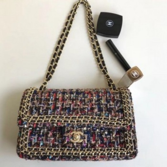 Chanel Tweed Chain Trim Medium Flap Bag Red/Blue 2019 Collection AQ03843 Chanel Tweed Chain Trim Medium Flap Bag Red/Blue 2019 Collection AQ03843