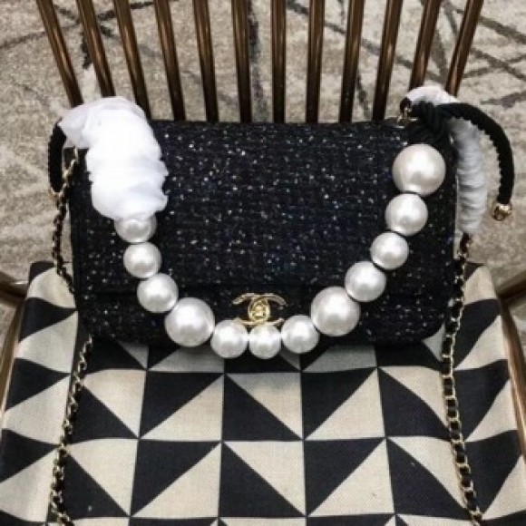 Chanel Tweed Pearls Flap Bag AS0594 2019 Collection AQ00572 Chanel Tweed Pearls Flap Bag AS0594 2019 Collection AQ00572