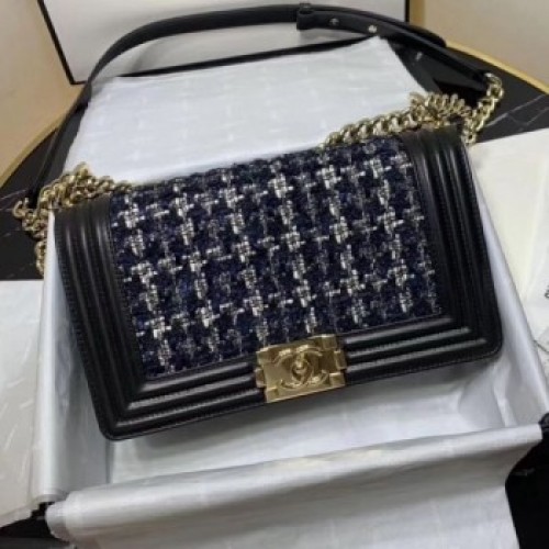 Chanel Tweed Medium Boy Flap Bag Black/White/Blue 2019 Collection AQ00641 Chanel Tweed Medium Boy Flap Bag Black/White/Blue 2019 Collection AQ00641