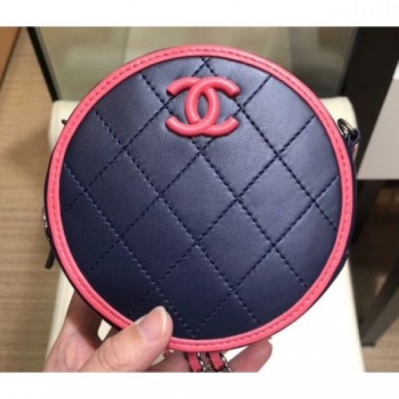Chanel Lambskin Round Clutch With Chain Bag AP0060 Navy Blue 2019 AQ02786 Chanel Lambskin Round Clutch With Chain Bag AP0060 Navy Blue 2019 AQ02786