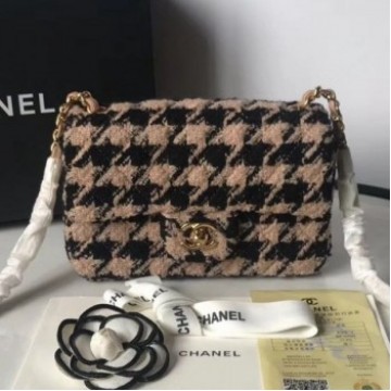 Chanel Houndstooth Tweed 19 Mini Flap Bag AS1162 Beige/Black 2019 Collection AQ04021 Chanel Houndstooth Tweed 19 Mini Flap Bag AS1162 Beige/Black 2019 Collection AQ04021
