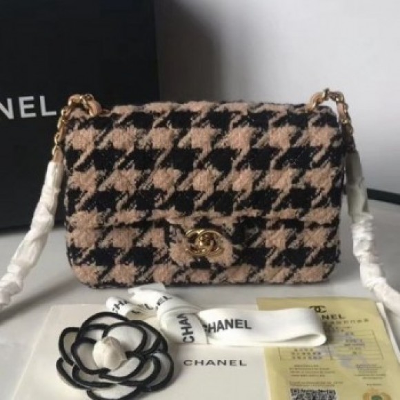 Chanel Houndstooth Tweed 19 Mini Flap Bag AS1162 Beige/Black 2019 Collection AQ04021 Chanel Houndstooth Tweed 19 Mini Flap Bag AS1162 Beige/Black 2019 Collection AQ04021
