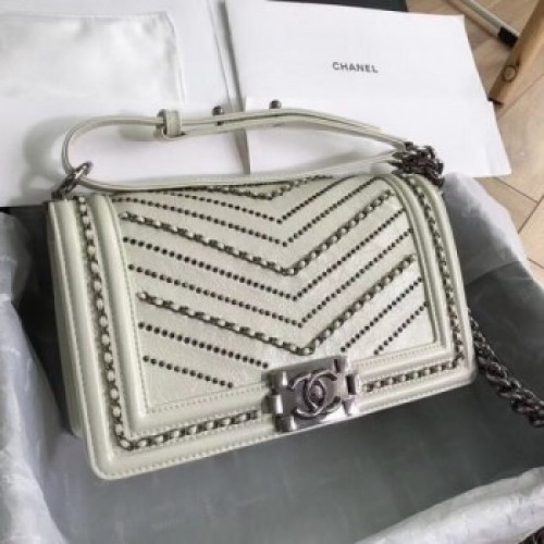 Chanel Crumpled Calfskin Medium Boy Chanel Bag A67086 Ivory 2018(Silver-Tone Metal) Collection AQ01056 Chanel Crumpled Calfskin Medium Boy Chanel Bag A67086 Ivory 2018(Silver-Tone Metal) Collection AQ01056