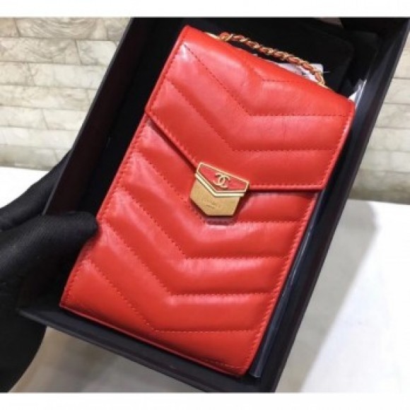 Chanel Chevron Vintage Logo Calfskin Clutch with Chain Phone Bag A81226 Orange 2018 AQ02835 Chanel Chevron Vintage Logo Calfskin Clutch with Chain Phone Bag A81226 Orange 2018 AQ02835