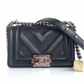 Chanel Calfskin Patchwork Chevron Small Boy Flap Bag A67086 Black 2019 Collection AQ01375