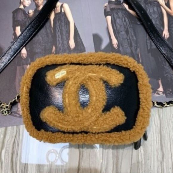 Chanel Shiny Crumpled Sheepskin and Shearling Sheepskin Waist Bag/Belt Bag AS0406 Brown 2019 Collection AQ03772 Chanel Shiny Crumpled Sheepskin and Shearling Sheepskin Waist Bag/Belt Bag AS0406 Brown 2019 Collection AQ03772
