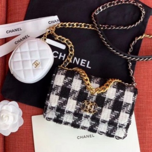 Chanel 19 Houndstooth Tweed Wallet on Chain WOC and Coin Purse AP0985 White/Black 2019 Collection AQ04182 Chanel 19 Houndstooth Tweed Wallet on Chain WOC and Coin Purse AP0985 White/Black 2019 Collection AQ04182