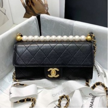 Chanel Quilted Leather Pearl Clutch with Chain AP1001 Black 2019 Collection AQ04290 Chanel Quilted Leather Pearl Clutch with Chain AP1001 Black 2019 Collection AQ04290