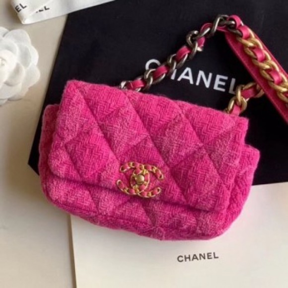 Chanel 19 Tweed Flap Waist Bag/Belt Bag AS1163 Pink 2019 Collection AQ03020 Chanel 19 Tweed Flap Waist Bag/Belt Bag AS1163 Pink 2019 Collection AQ03020