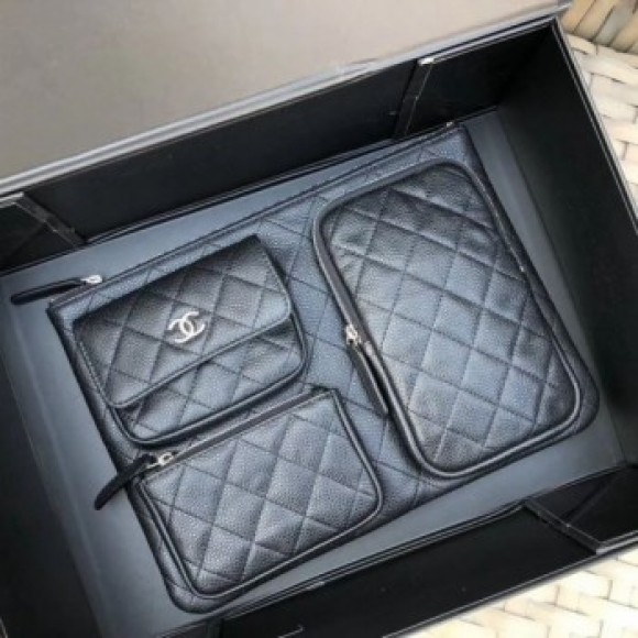 Chanel Quilted Grained Calfskin Pouch/Clutch AP1054 Black 2020 Collection AQ02807 Chanel Quilted Grained Calfskin Pouch/Clutch AP1054 Black 2020 Collection AQ02807