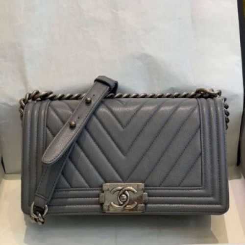 Chanel Chevron Grained Calfskin Medium Boy Flap Bag A67086 Gray/Vintage Silver 2019 Collection AQ02238