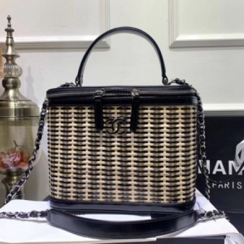Chanel Rattan Woven Medium Vanity Case AS1347 Black/Beige 2020 Collection AQ02675 Chanel Rattan Woven Medium Vanity Case AS1347 Black/Beige 2020 Collection AQ02675