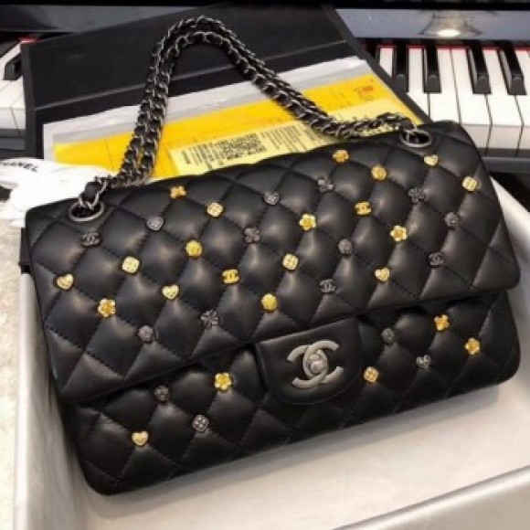 Chanel Lambskin 18k Charms Medium Classic Flap Bag A01112 Black 2018(Silver-Tone Metal) Collection AQ02015 Chanel Lambskin 18k Charms Medium Classic Flap Bag A01112 Black 2018(Silver-Tone Metal) Collection AQ02015