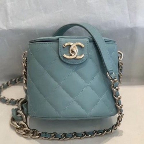Chanel Quilted Lambskin Chain Round Vanity Case AS1355 Blue 2019 Collection AQ02827 Chanel Quilted Lambskin Chain Round Vanity Case AS1355 Blue 2019 Collection AQ02827