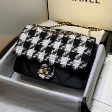 Chanel Quilted Calfskin and Houndstooth Tweed Medium Flap Bag AS1154 Black/White 2019 Collection AQ01855