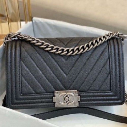 Chanel Chevron Grained Calfskin Medium Boy Flap Bag A67086 Black/Vintage Silver 2019 Collection AQ01048