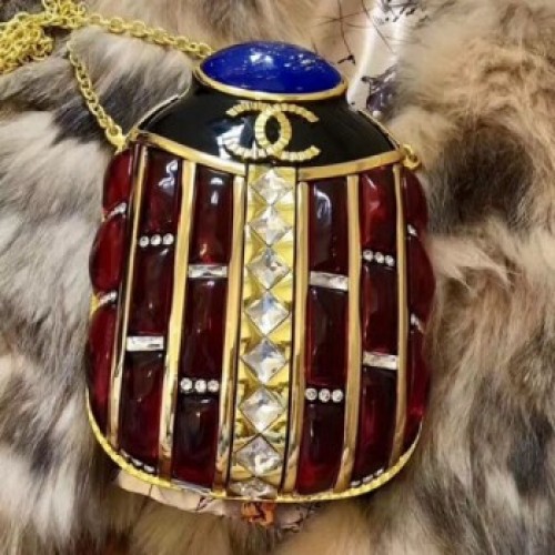 Chanel Resin Beetle Evening Clutch with Chain AS0838 Gold/Blue/Red 2019 Collection AQ00706 Chanel Resin Beetle Evening Clutch with Chain AS0838 Gold/Blue/Red 2019 Collection AQ00706