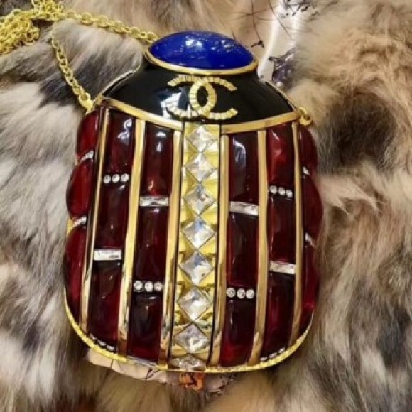 Chanel Resin Beetle Evening Clutch with Chain AS0838 Gold/Blue/Red 2019 Collection AQ00706 Chanel Resin Beetle Evening Clutch with Chain AS0838 Gold/Blue/Red 2019 Collection AQ00706
