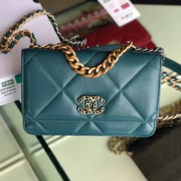 Chanel Quilted 19 Wallet on Chain WOC AP0957 Green 2019 Collection AQ00756 Chanel Quilted 19 Wallet on Chain WOC AP0957 Green 2019 Collection AQ00756