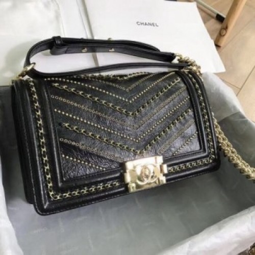 Chanel Crumpled Calfskin Medium Boy Chanel Bag A67086 Black 2018(Gold-Tone Metal) Collection AQ02069 Chanel Crumpled Calfskin Medium Boy Chanel Bag A67086 Black 2018(Gold-Tone Metal) Collection AQ02069