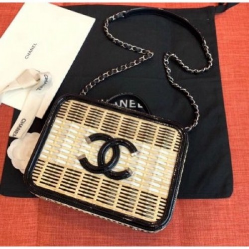 Chanel Rattan and Patent Calfskin Vanity Case A93343 Beige/Black/White 2019 Collection AQ00851 Chanel Rattan and Patent Calfskin Vanity Case A93343 Beige/Black/White 2019 Collection AQ00851