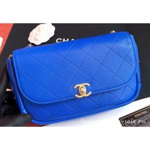 Chanel Casual Trip Messenger Flap Bag Blue 2019 AQ04187 Chanel Casual Trip Messenger Flap Bag Blue 2019 AQ04187