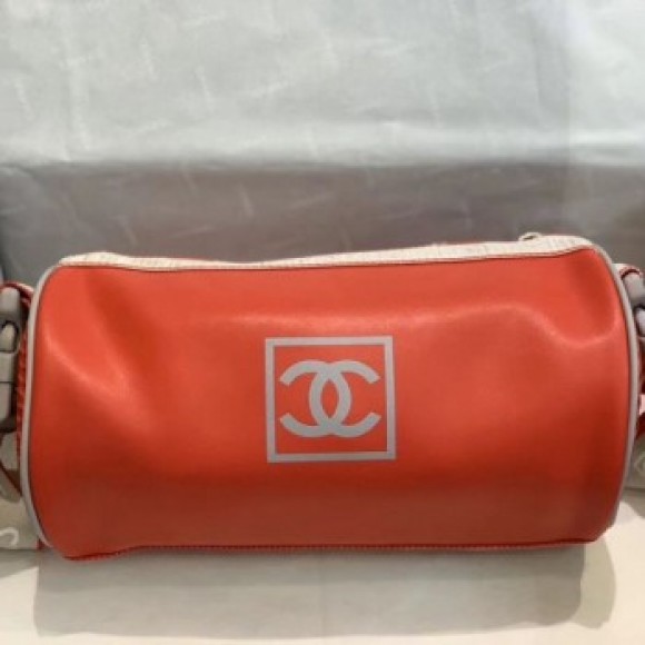Chanel Vintage Large Roller Shoulder Bag AS6689 Orange 2019 Collection AQ01083 Chanel Vintage Large Roller Shoulder Bag AS6689 Orange 2019 Collection AQ01083