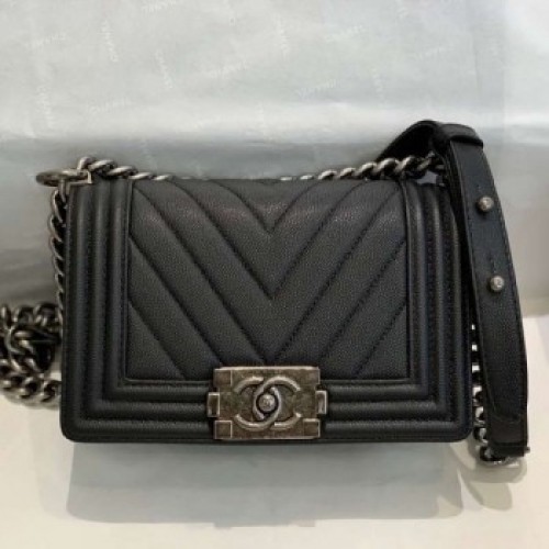 Chanel Chevron Grained Calfskin Small Boy Flap Bag A67085 Black/Vintage Silver 2019 Collection AQ02685