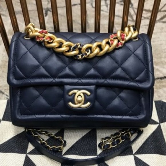 Chanel Quilted Lambskin Medium Flap Bag AS0937 Blue 2019 Collection AQ00919 Chanel Quilted Lambskin Medium Flap Bag AS0937 Blue 2019 Collection AQ00919