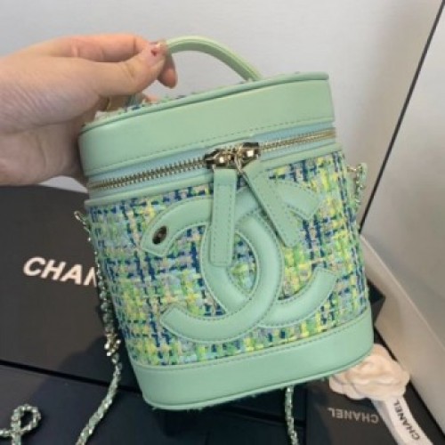 Chanel Tweed CC Logo Vanity Case Bucket Bag AS0323 Green 2019 Collection AQ04309 Chanel Tweed CC Logo Vanity Case Bucket Bag AS0323 Green 2019 Collection AQ04309