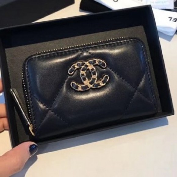 Chanel 19 Goatskin Zipped Coin Purse AP0949 Black 2019 Collection AQ01950 Chanel 19 Goatskin Zipped Coin Purse AP0949 Black 2019 Collection AQ01950