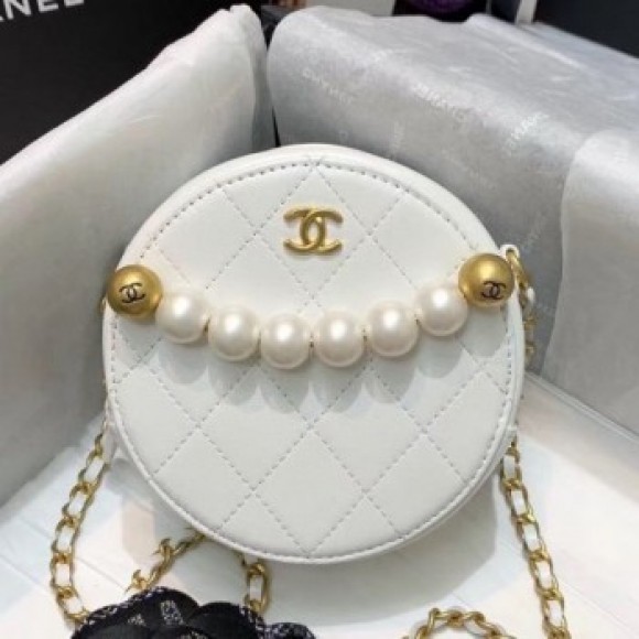 Chanel Quilted Leather Pearl Round Clutch with Chain White 2019 Collection AQ03654 Chanel Quilted Leather Pearl Round Clutch with Chain White 2019 Collection AQ03654