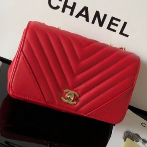 Chanel Chevron Smooth Calfskin Small Flap Bag A91586 Red 2019 Collection AQ03706