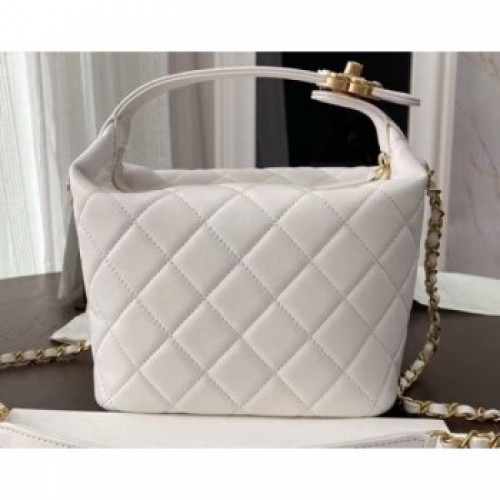 Chanel Quilted Large Hobo Clutch Bag AS1747 White 2020 AQ02539 Chanel Quilted Large Hobo Clutch Bag AS1747 White 2020 AQ02539