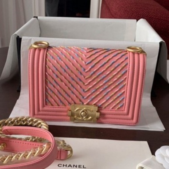 Chanel Small Boy Chanel Handbag A67085 Pink 2019 Collection AQ01983 Chanel Small Boy Chanel Handbag A67085 Pink 2019 Collection AQ01983