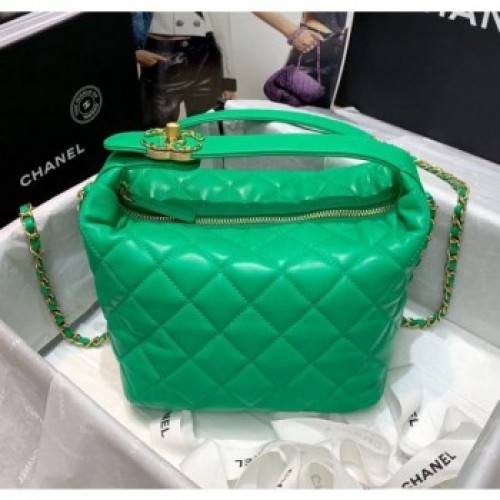 Chanel Quilted Leather Large Hobo Bag With Gold-Tone Metal AS1747 Green 2020 Collection AQ01181