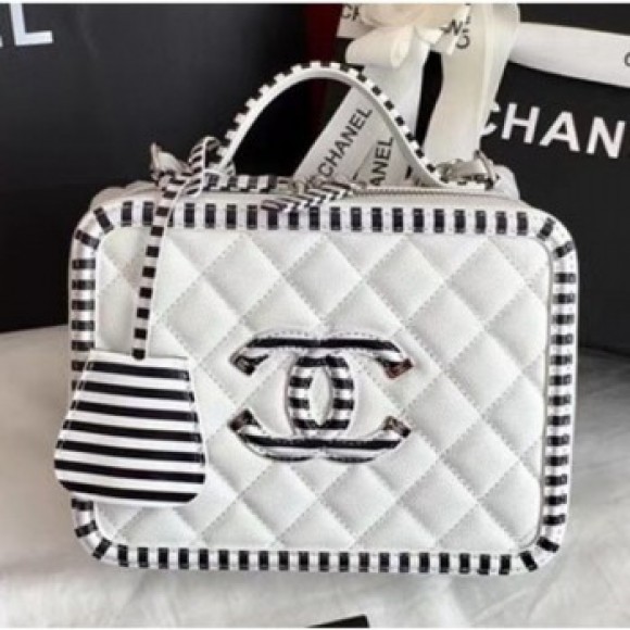 Chanel CC Filigree Grained Vanity Case Bag Striped Pattern A93343 White 2018 AQ01061 Chanel CC Filigree Grained Vanity Case Bag Striped Pattern A93343 White 2018 AQ01061